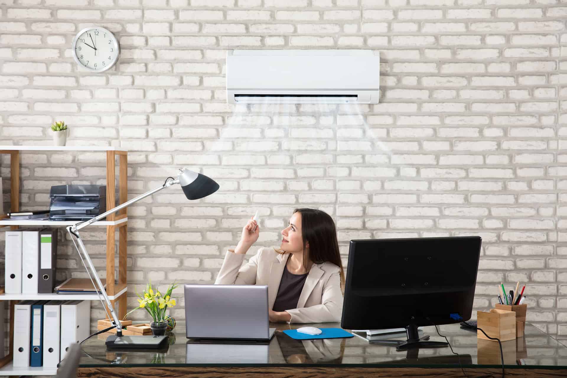 woman at the desk air conditioning